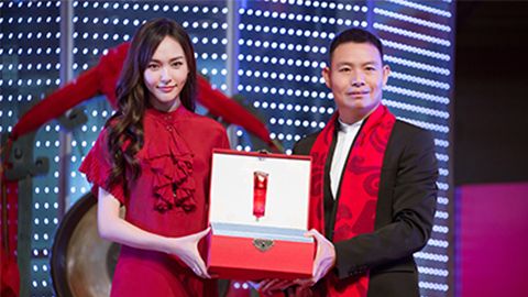 中国美正当红，ued官网A股上市，引领新时代
